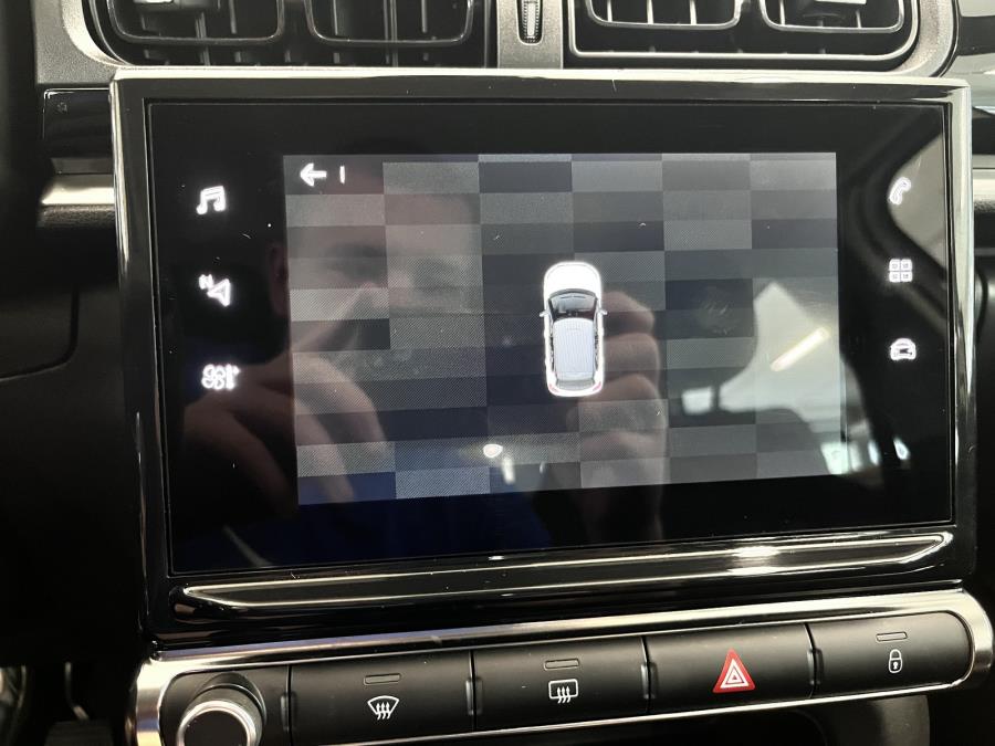 PureTech 82 Comfort Selection / Navi / Automaatti ilmastointi / Vakionopeudensäädin / Sadetunnistin