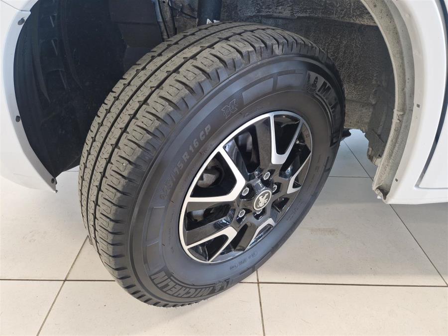 BlueHDi 140 hv Peugeot / Prinsessavuode / Trumatic / Lattialämmitys / Ilmastointi / Vakkari