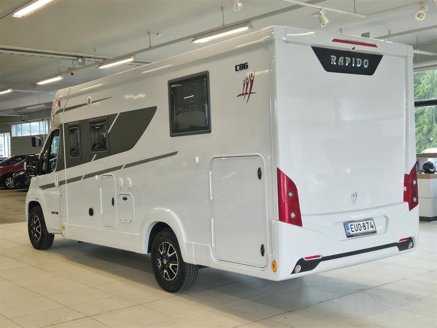 BlueHDi 140 hv Peugeot / Prinsessavuode / Trumatic / Lattialämmitys / Ilmastointi / Vakkari