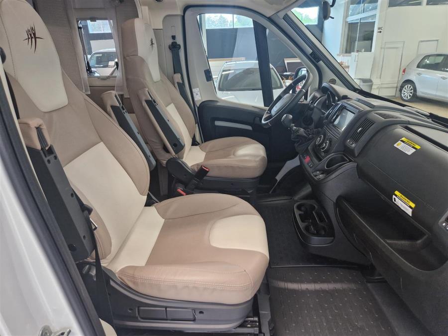 BlueHDi 140 hv Peugeot / Prinsessavuode / Trumatic / Lattialämmitys / Ilmastointi / Vakkari