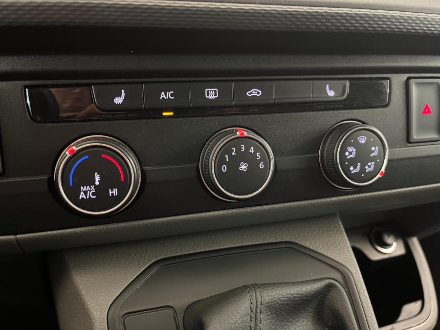 Pitkä 2.0 TDI 150 kW 4Motion DSG / Sis.alv. / 1 omistaja / Merkkihuollettu / Pariovet / Koukku
