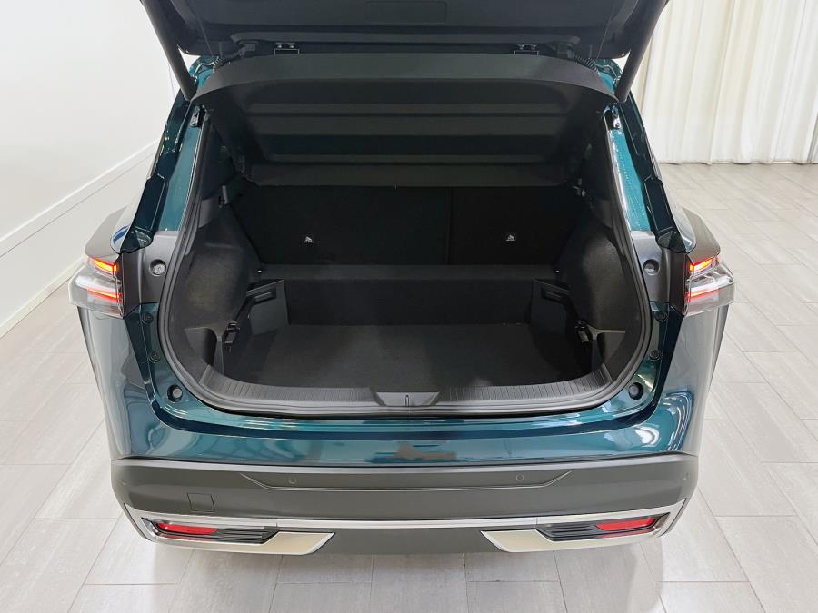 e-POWER 205 hv aut. N-Connecta Comfort Pack / Korko 0 % ja kulut 0 € / Takaluukku sähköllä / Navi