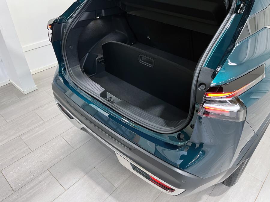 e-POWER 205 hv aut. N-Connecta Comfort Pack / Korko 0 % ja kulut 0 € / Takaluukku sähköllä / Navi