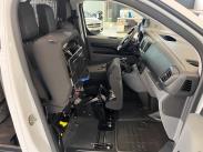 Van L Comfort 145 hv man. / Sis. alv. / Suomi-auto / 1 omistaja / Vetokoukku / Webasto kauko-ohj.