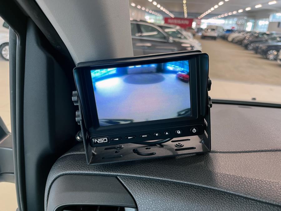 Van L Comfort 145 hv man. / Sis. alv. / Suomi-auto / 1 omistaja / Vetokoukku / Webasto kauko-ohj.