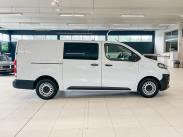 Van L Comfort 145 hv man. / Sis. alv. / Suomi-auto / 1 omistaja / Vetokoukku / Webasto kauko-ohj.