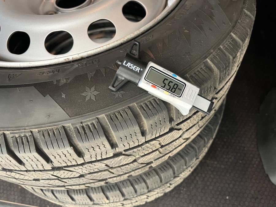 Van L Comfort 145 hv man. / Sis. alv. / Suomi-auto / 1 omistaja / Vetokoukku / Webasto kauko-ohj.