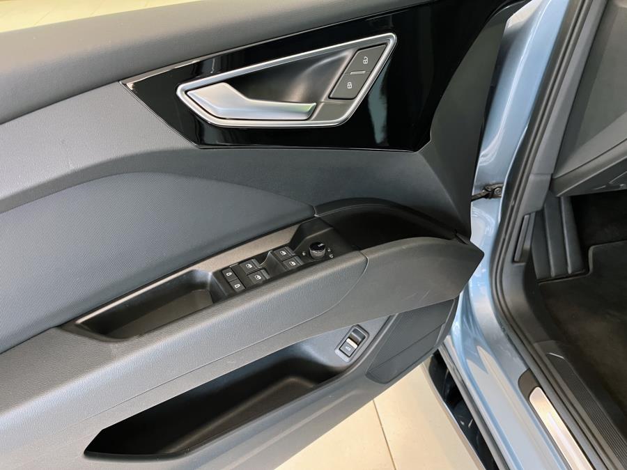 55 quattro S line / Vetokoukku / Audi Takuu 2030 asti / Korisarja / Matrix-LED / Tuulilasinäyttö