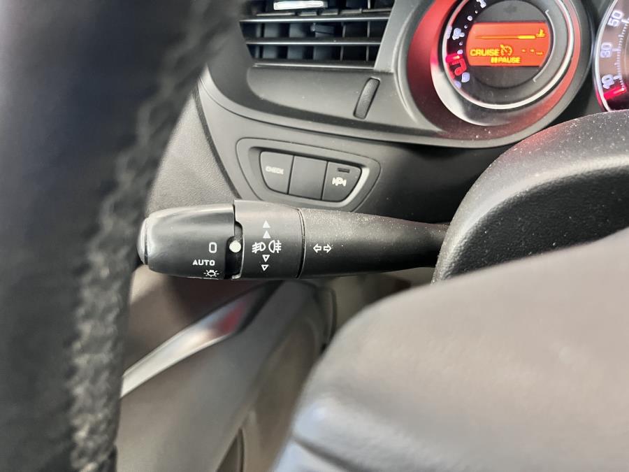 HDi 136 Exclusive Sedan Automaatti /  Suomi-auto / Vetokoukku / Vakionopeudensäädin / Sadetunnistin