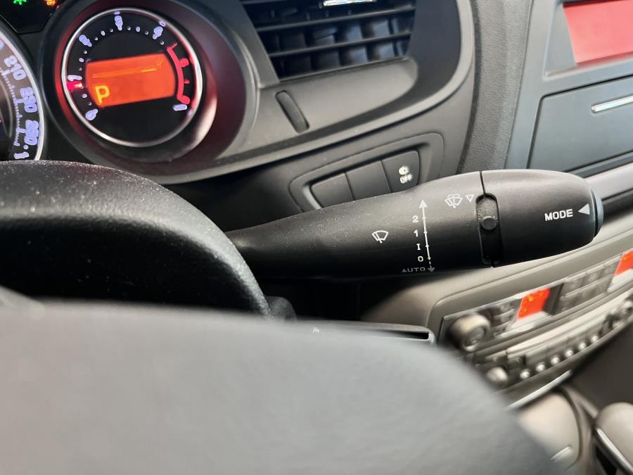HDi 136 Exclusive Sedan Automaatti /  Suomi-auto / Vetokoukku / Vakionopeudensäädin / Sadetunnistin