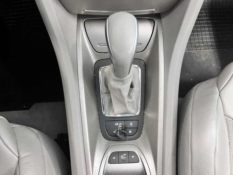 HDi 136 Exclusive Sedan Automaatti /  Suomi-auto / Vetokoukku / Vakionopeudensäädin / Sadetunnistin