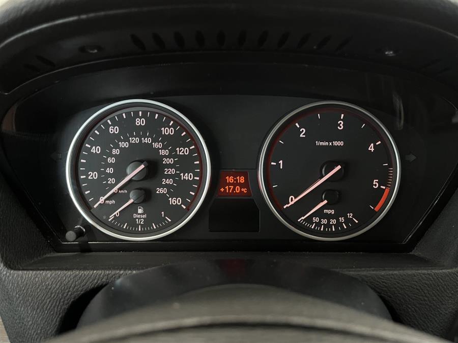 3.0d Aut E70 SAV 4x4 / Kattoikkuna / Vakionopeudensäädin / Sadetunnistin