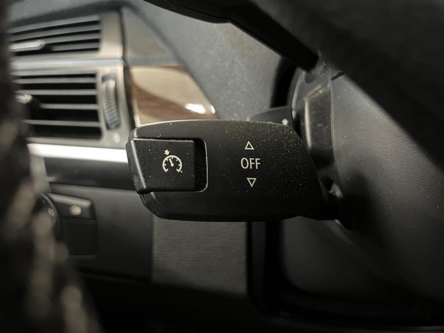 3.0d Aut E70 SAV 4x4 / Kattoikkuna / Vakionopeudensäädin / Sadetunnistin