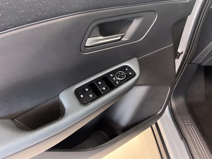 52 kWh Engage Plus / Takuu 5 vuotta / Toimintamatka 424 km / Akuston esilämmitys / Ilmalämpöpumppu