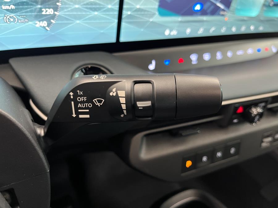 52 kWh Engage Plus / Takuu 5 vuotta / Toimintamatka 424 km / Akuston esilämmitys / Ilmalämpöpumppu