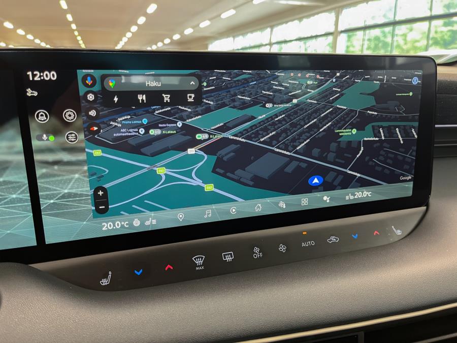 52 kWh Engage Plus / Takuu 5 vuotta / Toimintamatka 424 km / Akuston esilämmitys / Ilmalämpöpumppu