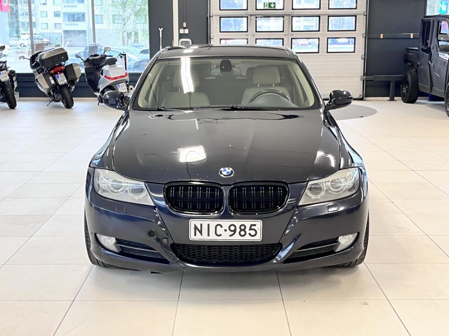 E91 Touring / Huoltokirja / Vakionopeussäädin/ Xenon valot/ Juuri katsastettu
