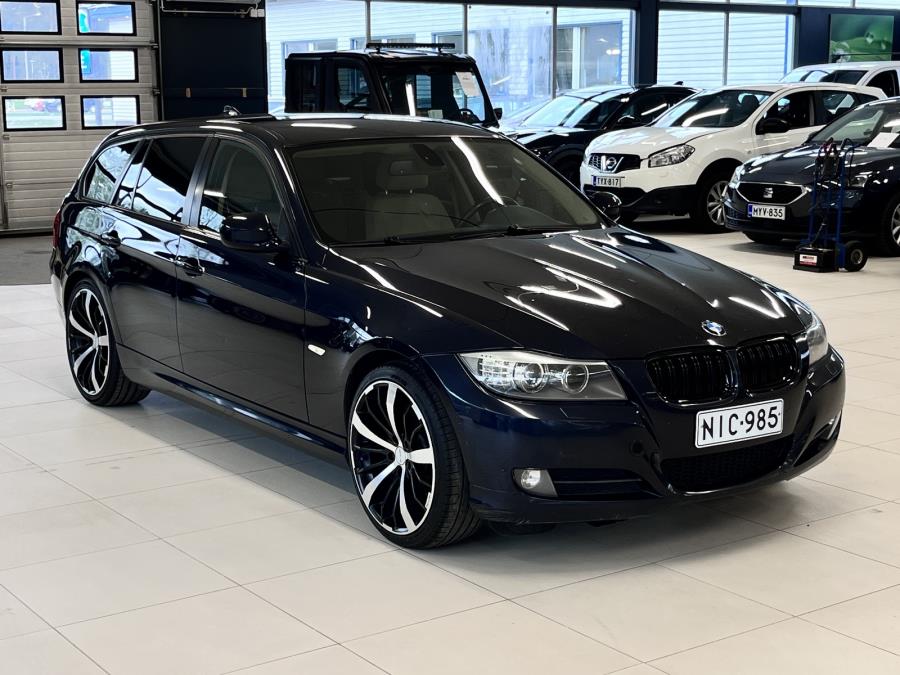 E91 Touring / Huoltokirja / Vakionopeussäädin/ Xenon valot/ Juuri katsastettu