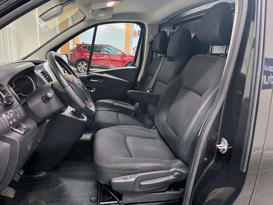 Van 2.0 dCi 170 hv man. L2H1 Working Star / Suomi-auto / 1 om. / Takuu / Merkkihuoll. / Webasto