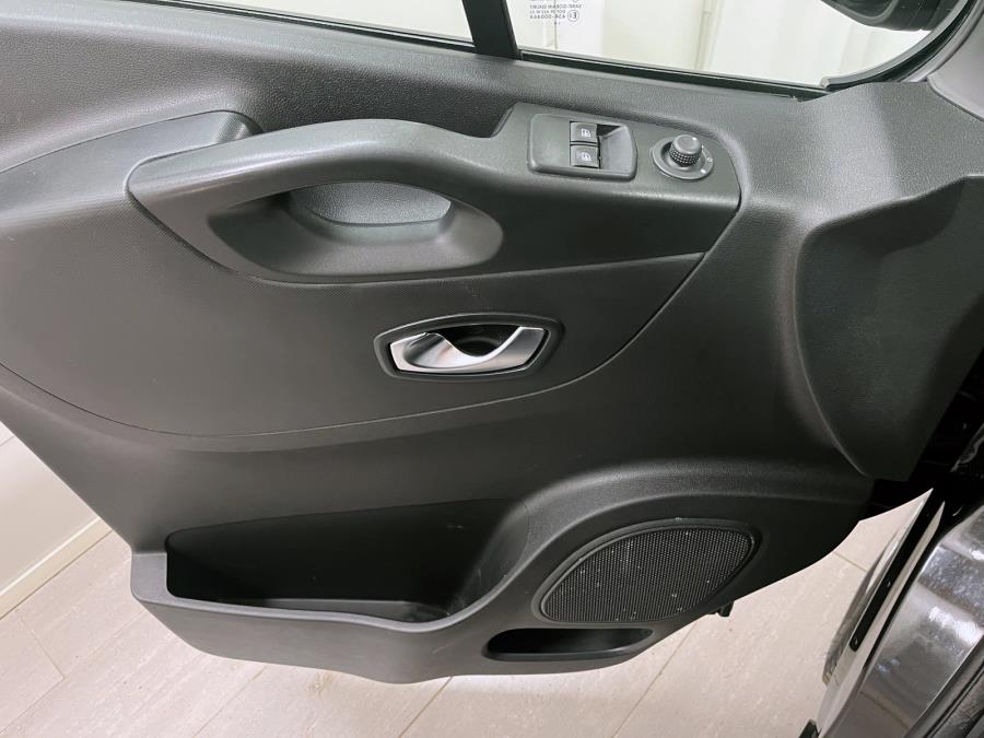 Van 2.0 dCi 170 hv man. L2H1 Working Star / Suomi-auto / 1 om. / Takuu / Merkkihuoll. / Webasto
