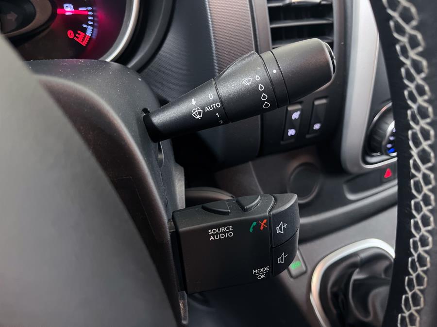 Van 2.0 dCi 170 hv man. L2H1 Working Star / Suomi-auto / 1 om. / Takuu / Merkkihuoll. / Webasto