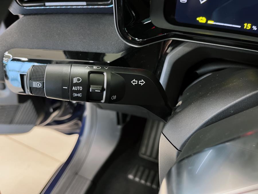 52 kWh Advance / Takuu 5 vuotta / Toimintamatka 413 km / Lämmitettävä ratti / Kamera