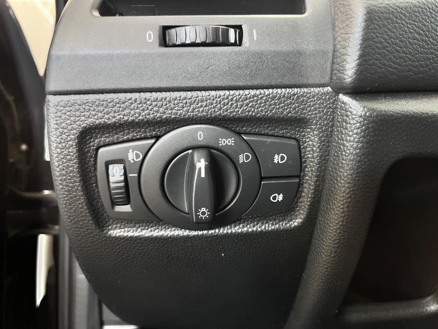 E81 Hatchback 3-ov Business / Suomi-auto / Vakionopeussäädin / Automaatti ilmastointi
