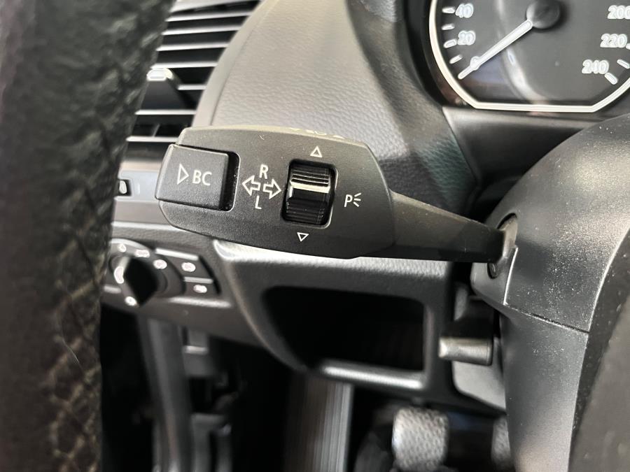 E81 Hatchback 3-ov Business / Suomi-auto / Vakionopeussäädin / Automaatti ilmastointi