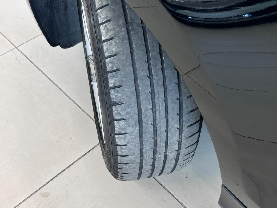 E81 Hatchback 3-ov Business / Suomi-auto / Vakionopeussäädin / Automaatti ilmastointi