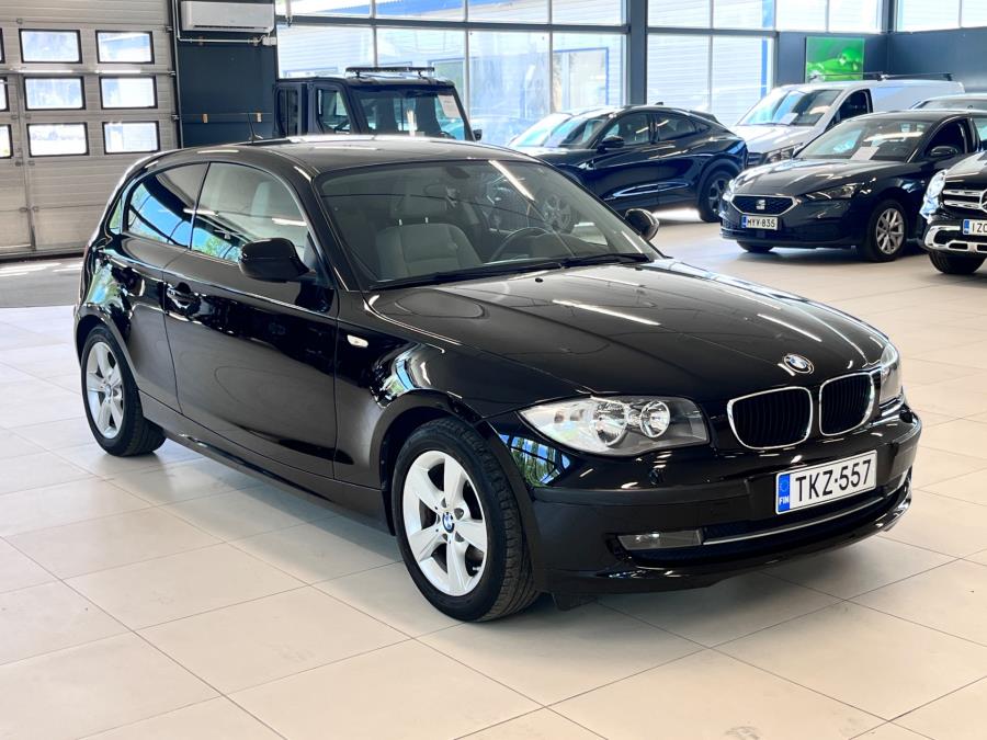E81 Hatchback 3-ov Business / Suomi-auto / Vakionopeussäädin / Automaatti ilmastointi