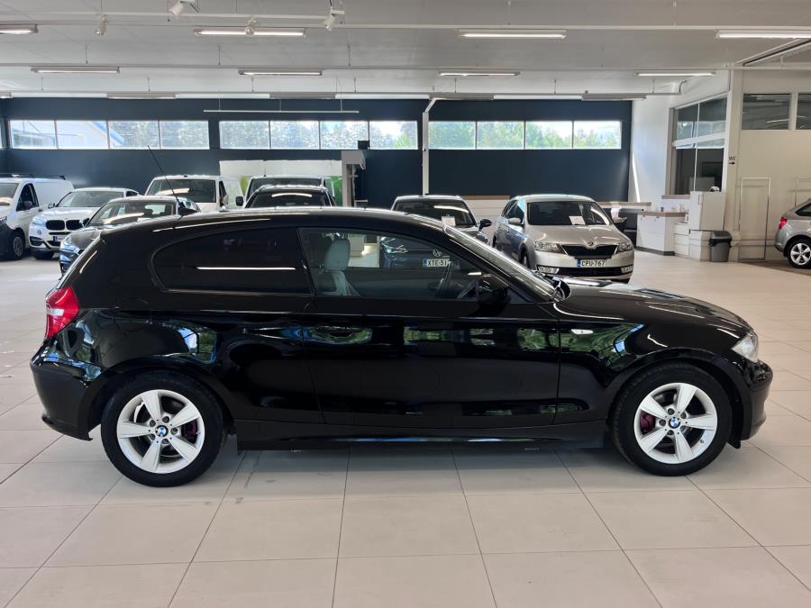 E81 Hatchback 3-ov Business / Suomi-auto / Vakionopeussäädin / Automaatti ilmastointi