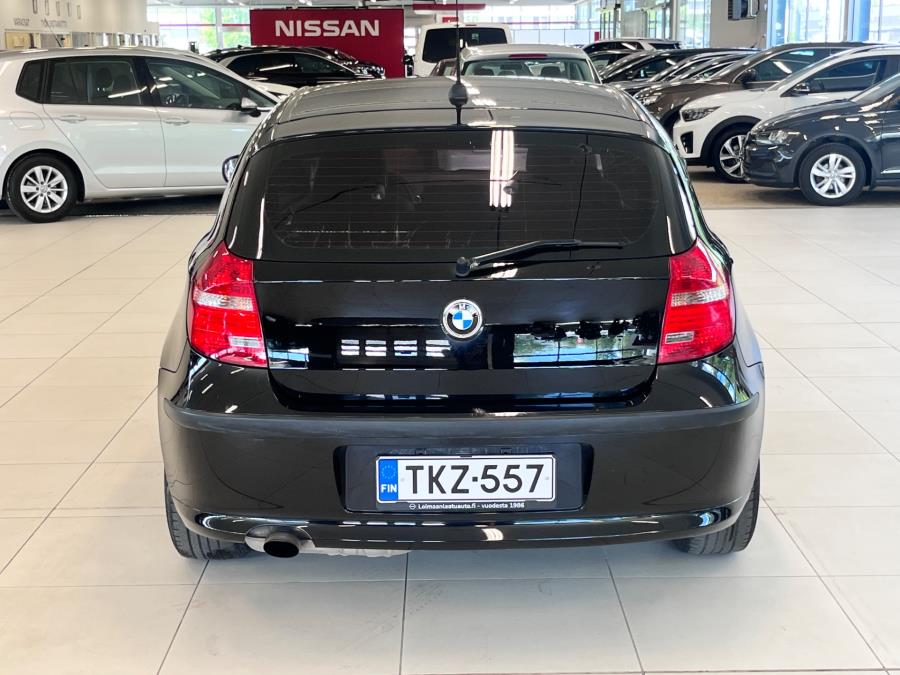 E81 Hatchback 3-ov Business / Suomi-auto / Vakionopeussäädin / Automaatti ilmastointi