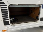 DETHLEFFS RT6844 ESPIRIT/ Suomi-asuntoauto/ Parivuode/ Vakkari/ Ilmastointi/ Markiisi