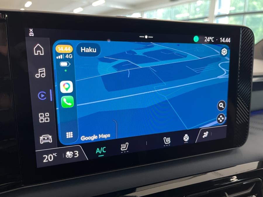 52 kWh Evolve / Takuu 5 vuotta / Toimintamatka 414 km / Lämmitettävä ratti / Kamera
