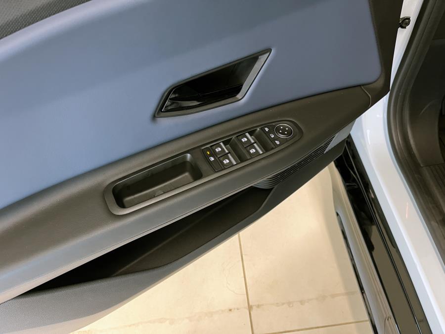 52 kWh Evolve / Esittelyauto / Takuu 5 vuotta / Toimintamatka 414 km / Lämmitettävä ratti / Kamera