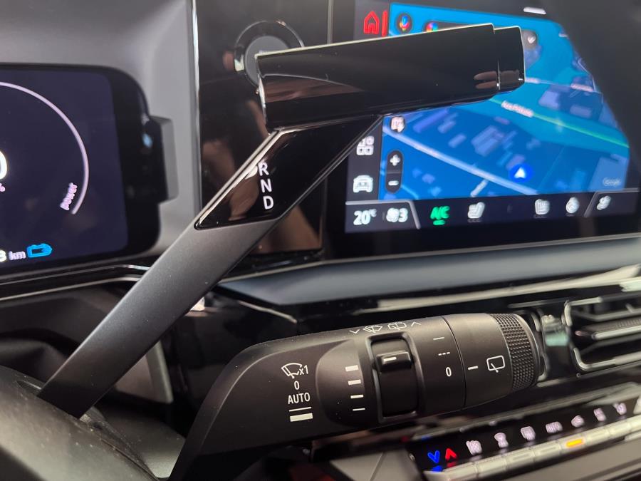 52 kWh Evolve / Esittelyauto / Takuu 5 vuotta / Toimintamatka 414 km / Lämmitettävä ratti / Kamera