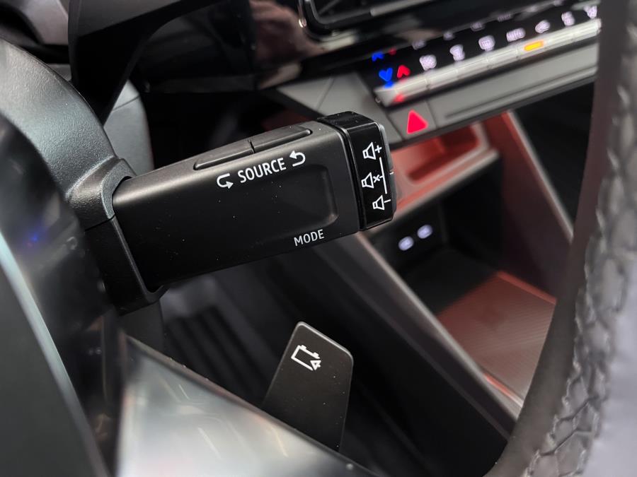 52 kWh Evolve / Esittelyauto / Takuu 5 vuotta / Toimintamatka 414 km / Lämmitettävä ratti / Kamera