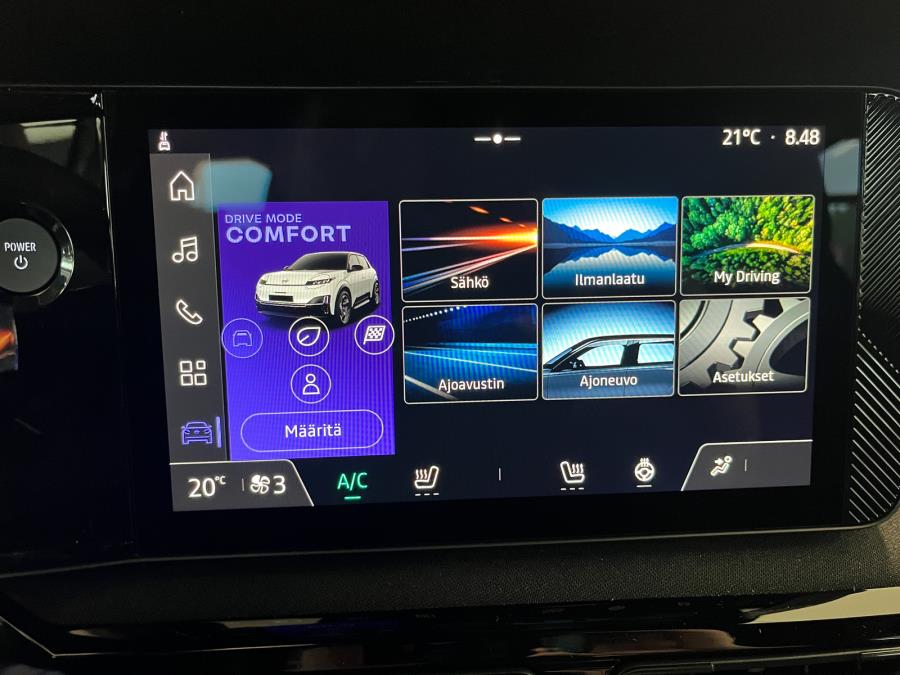 52 kWh Advance / Takuu 5 vuotta / Toimintamatka 413 km / Lämmitettävä ratti / Kamera