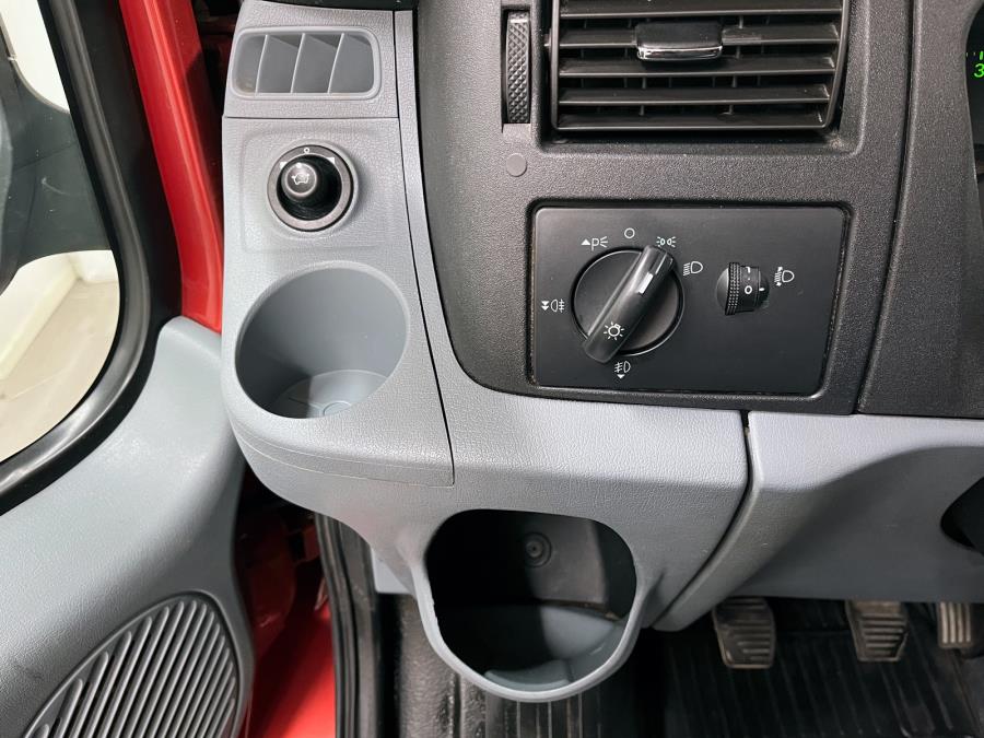 350L 2,4 TDCi 140 hv Trend takaveto puolikorkea / Sis.alv. / Webasto / Ilmastointi