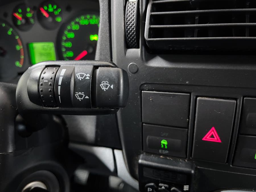 350L 2,4 TDCi 140 hv Trend takaveto puolikorkea / Sis.alv. / Webasto / Ilmastointi