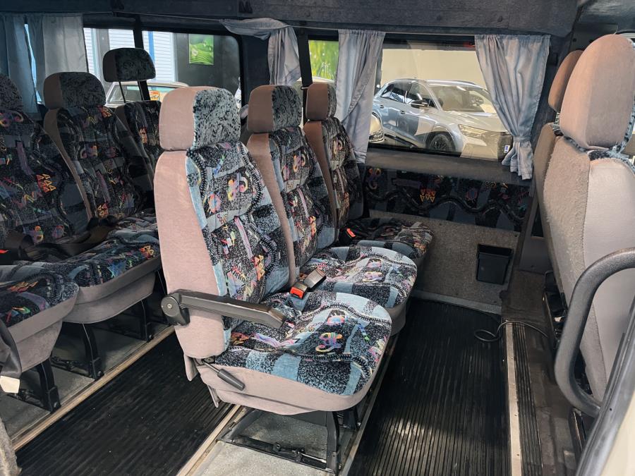 300L 2.0 TDCi 125 hv pikkubussi / Sis.alv. / Rek. 9:lle / Katsastettu 06/2026 / *huutokaupat.com*