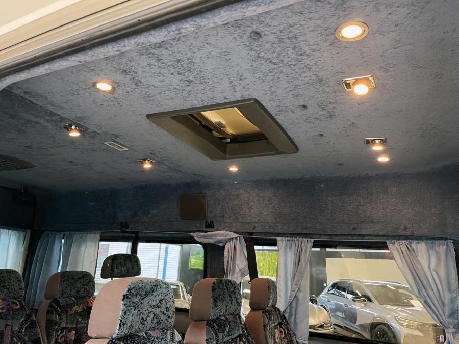 300L 2.0 TDCi 125 hv pikkubussi / Sis.alv. / Rek. 9:lle / Katsastettu 06/2026 / *huutokaupat.com*
