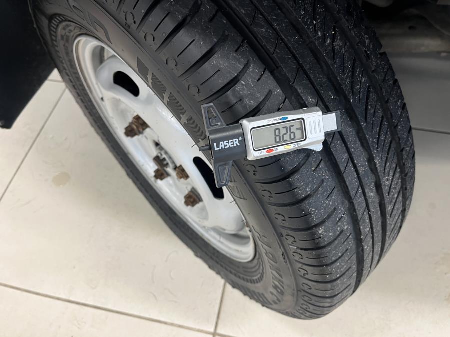 300L 2.0 TDCi 125 hv pikkubussi / Sis.alv. / Rek. 9:lle / Katsastettu 06/2026 / *huutokaupat.com*