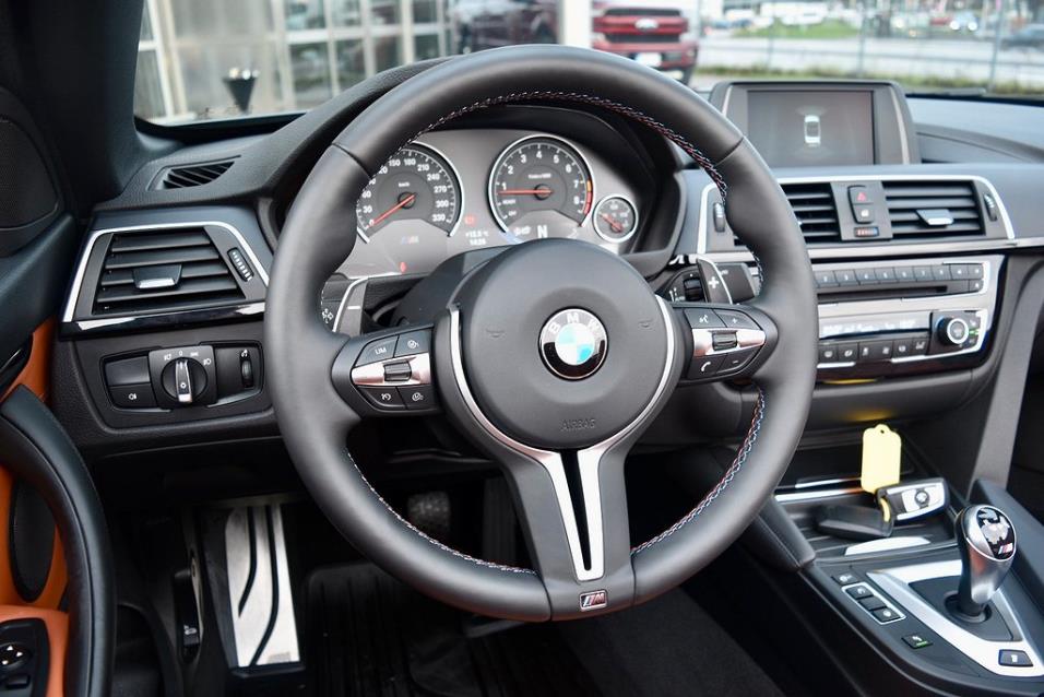 BMW M4 CAB 431HK LCI 6,45% RÄNTA FACELIFT SKINN