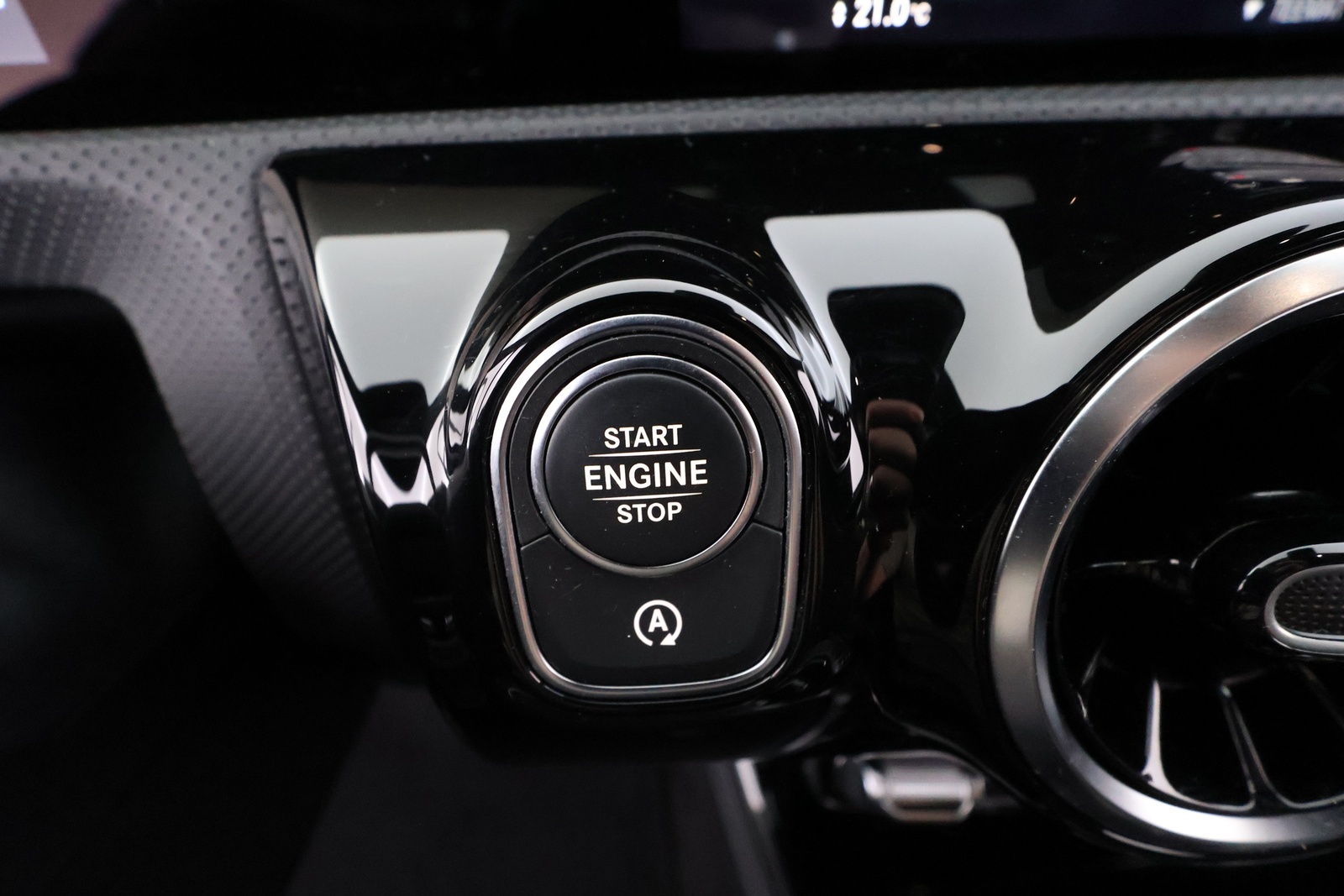 MERCEDES-BENZ A 2019