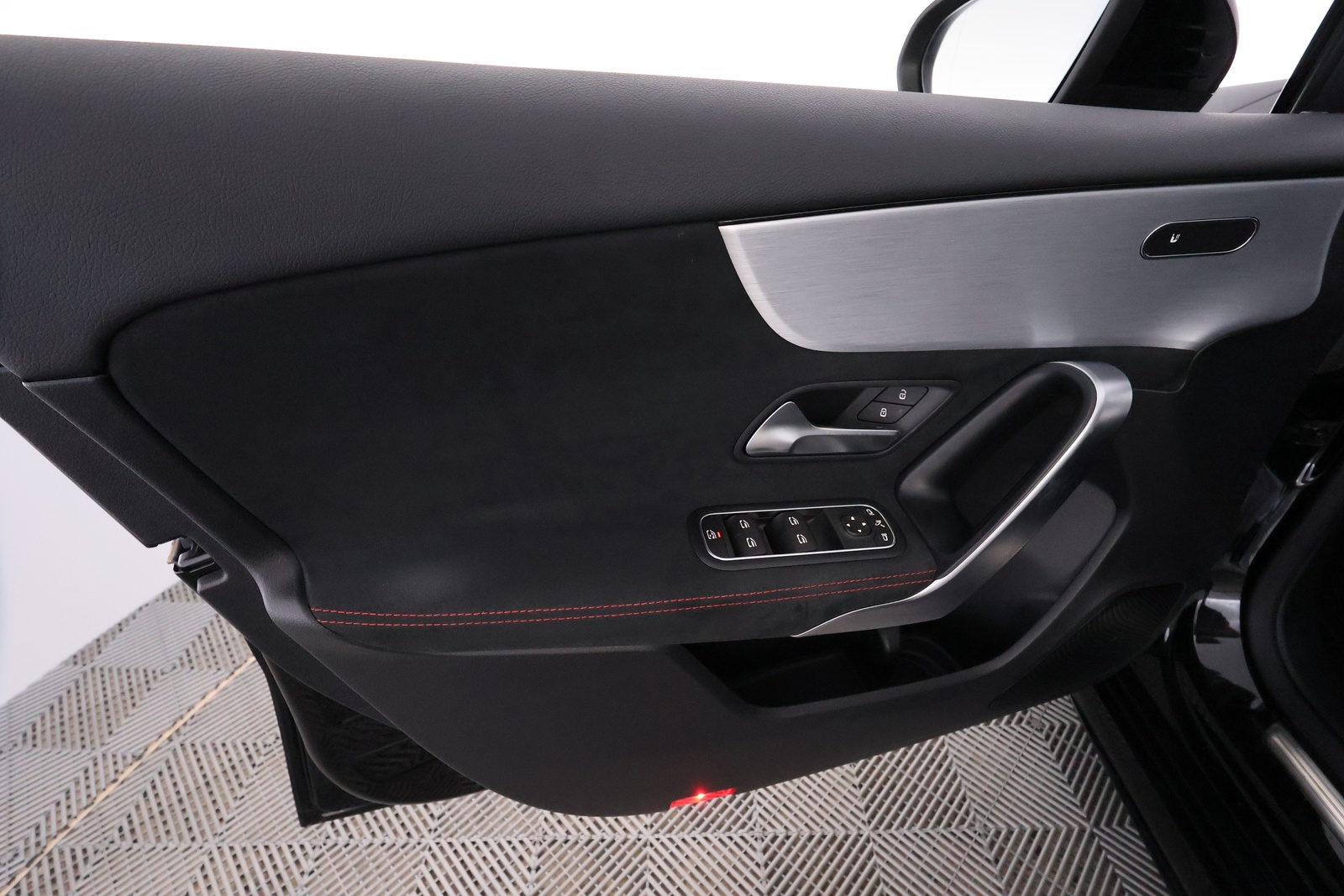 MERCEDES-BENZ A 2019