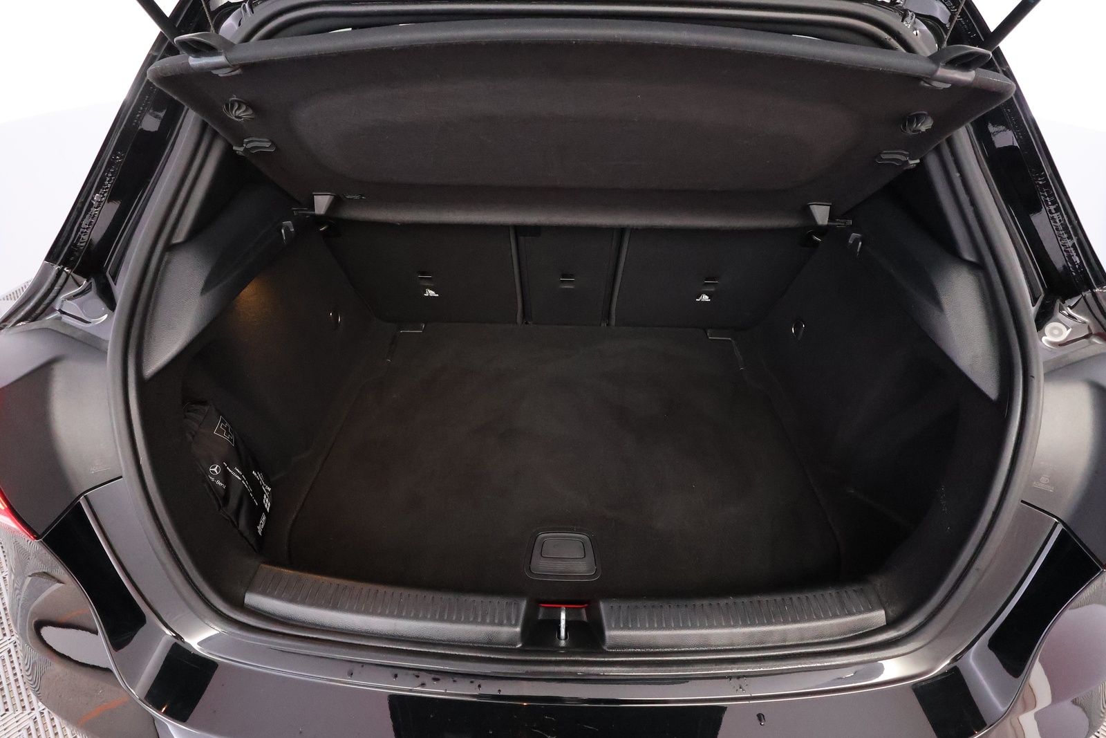 MERCEDES-BENZ A 2019