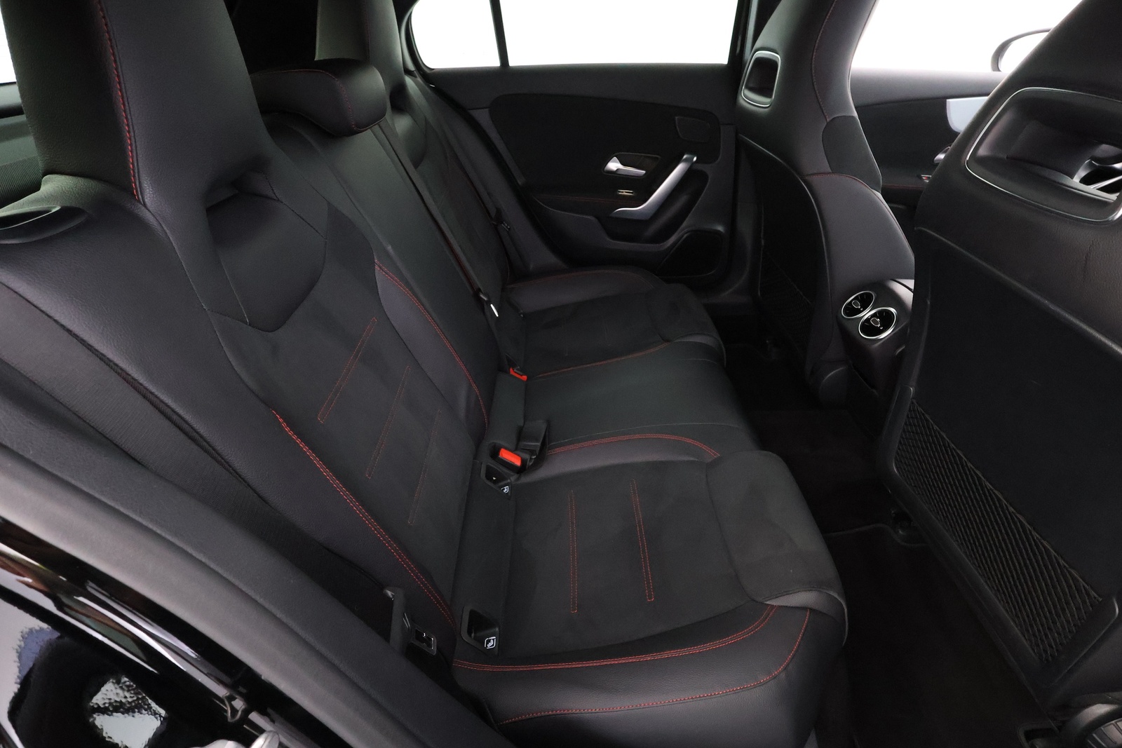MERCEDES-BENZ A 2019