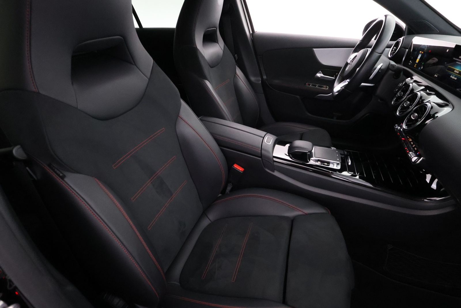 MERCEDES-BENZ A 2019