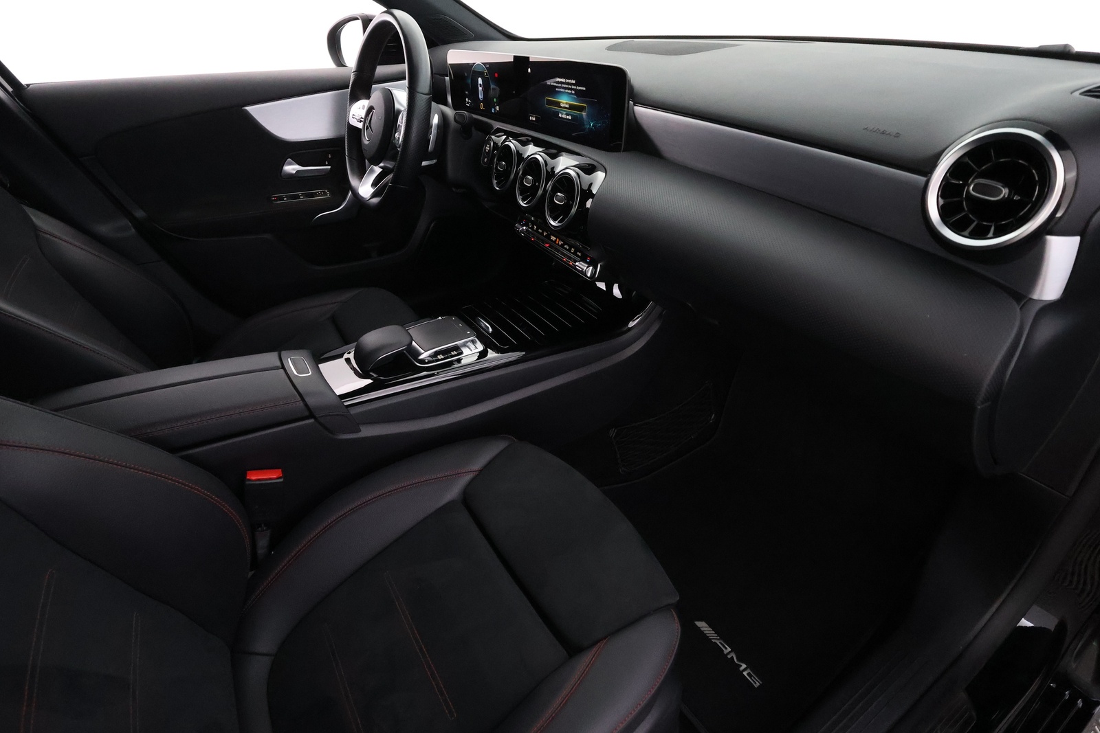MERCEDES-BENZ A 2019
